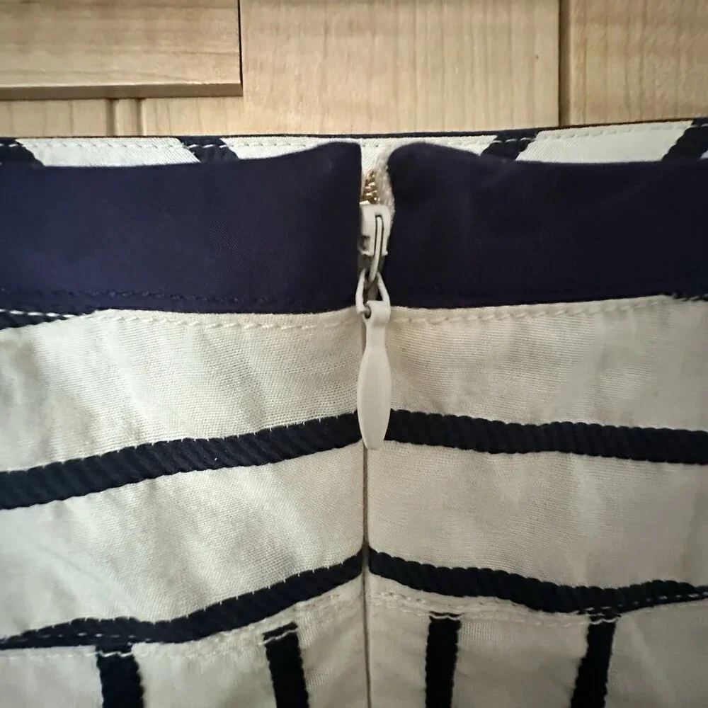 Tory Burch Koemi Nautical Striped Pencil skirt‎ W Gold Buttons Size 2 EUC Preppy